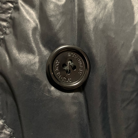 Authentic burberry jacket. - Picture 3 of 4